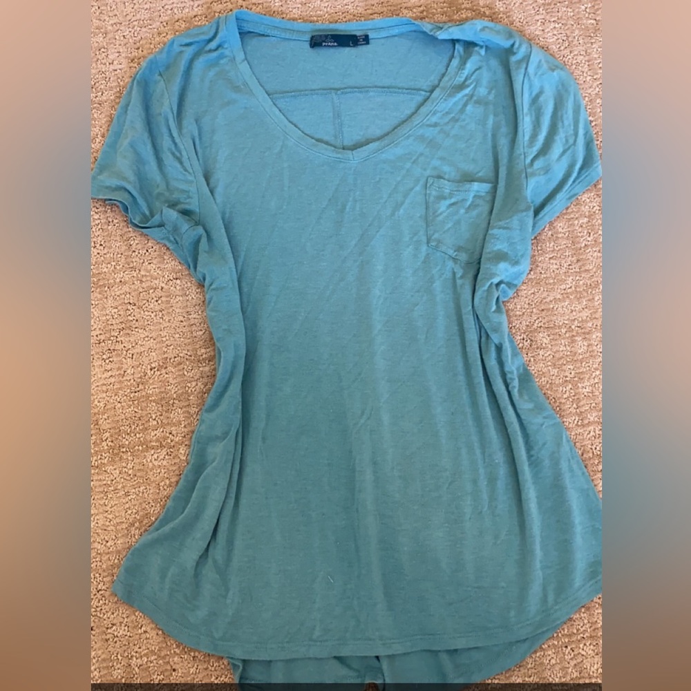 prAna - Women's Foundation Short Sleeve V-neck Large NWOT